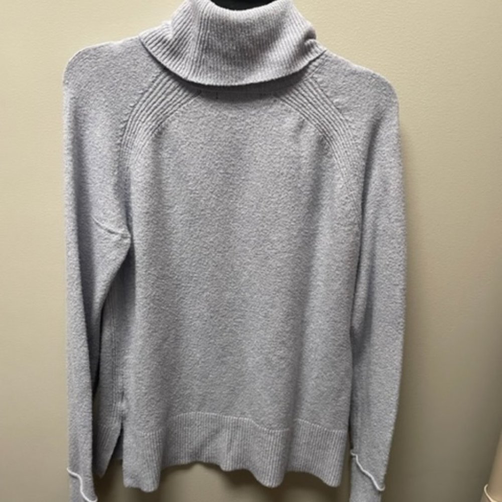 Tahari turtleneck sweater